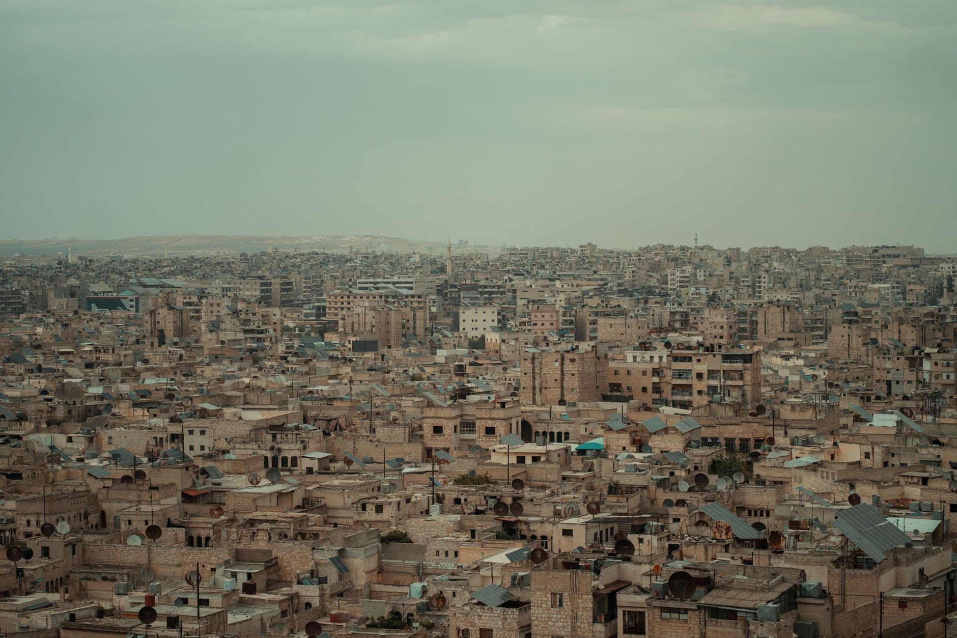 تاريخ الطب البديل: من الممارسات القديمة إلى التكامل الحديث (60,000 ق.م - 2026 م)