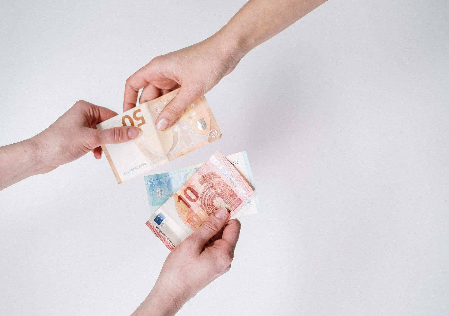 أكثر 10 دول عربية إنفاقاً على الرعاية الصحية في 2023